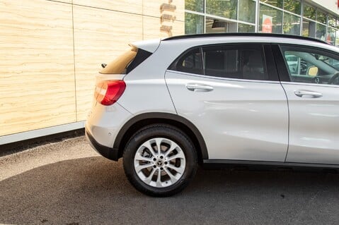 Mercedes-Benz GLA Class GLA 200 SE EXECUTIVE 8