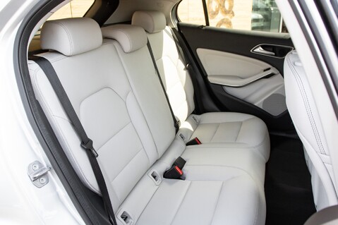 Mercedes-Benz GLA Class GLA 200 SE EXECUTIVE 32