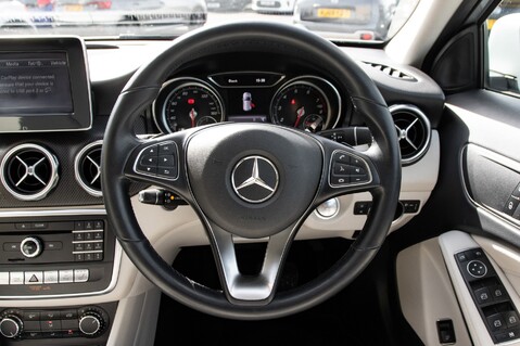 Mercedes-Benz GLA Class GLA 200 SE EXECUTIVE 21