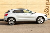 Mercedes-Benz GLA Class GLA 200 SE EXECUTIVE 12