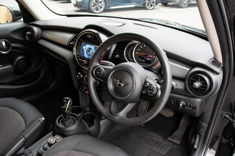 Mini Hatch COOPER CLASSIC