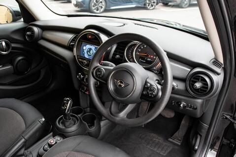 Mini Hatch COOPER CLASSIC 4