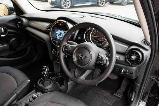 Mini Hatch COOPER CLASSIC
