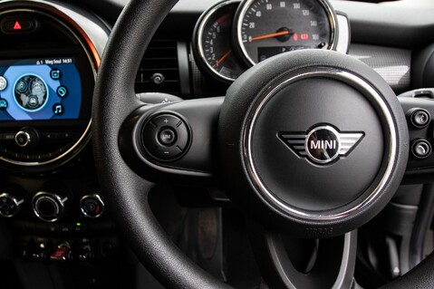 Mini Hatch COOPER CLASSIC 19