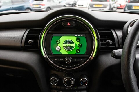 Mini Hatch COOPER CLASSIC 22