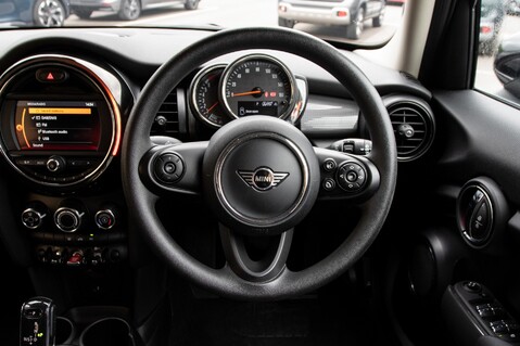Mini Hatch COOPER CLASSIC 21