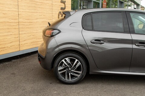 Peugeot 208 PURETECH ALLURE PREMIUM S/S 7