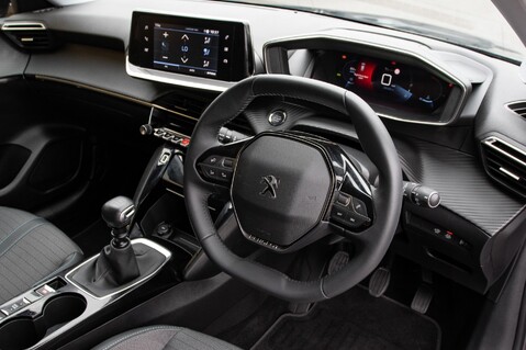 Peugeot 208 PURETECH ALLURE PREMIUM S/S 4