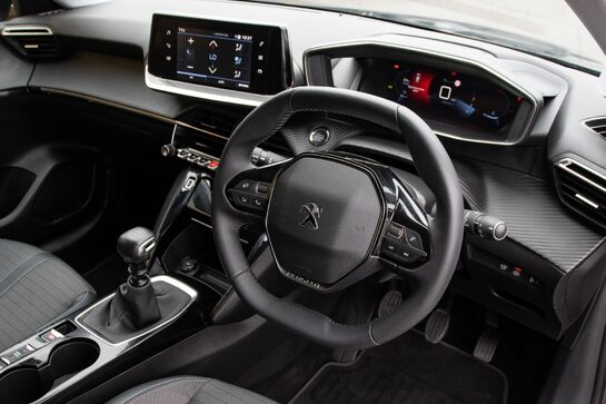 Peugeot 208 PURETECH ALLURE PREMIUM S/S