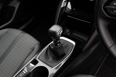 Peugeot 208 PURETECH ALLURE PREMIUM S/S 30