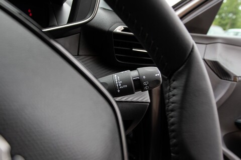 Peugeot 208 PURETECH ALLURE PREMIUM S/S 18