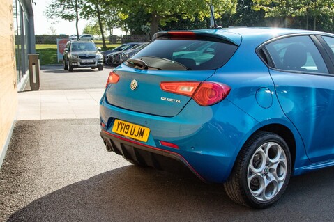Alfa Romeo Giulietta JTDM-2 SPORT 8