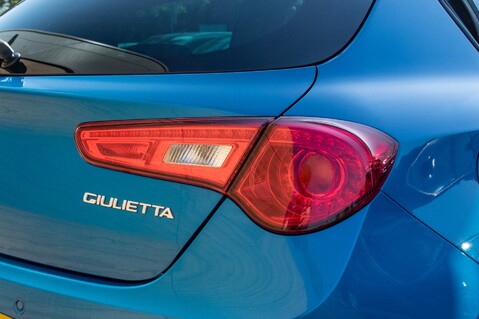 Alfa Romeo Giulietta JTDM-2 SPORT 9