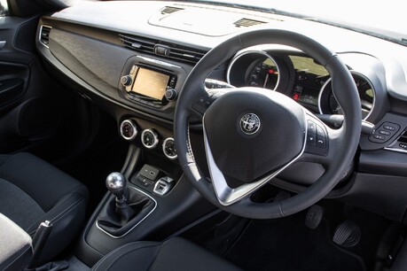 Alfa Romeo Giulietta JTDM-2 SPORT