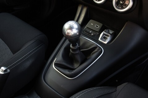 Alfa Romeo Giulietta JTDM-2 SPORT 31