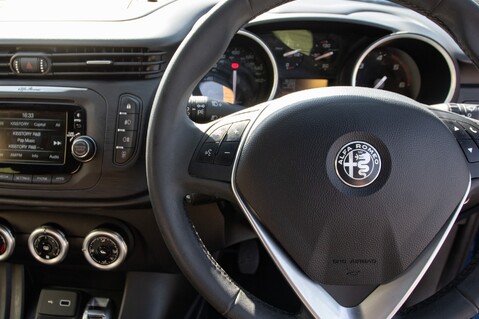 Alfa Romeo Giulietta JTDM-2 SPORT 19