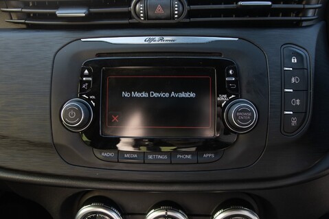 Alfa Romeo Giulietta JTDM-2 SPORT 26