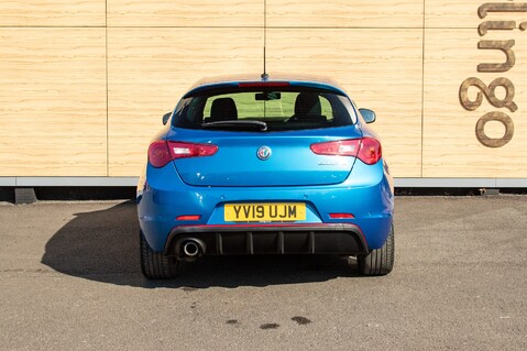 Alfa Romeo Giulietta JTDM-2 SPORT 6