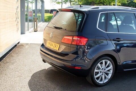 Volkswagen Golf SV GT TDI 8
