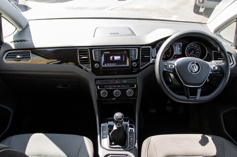 Volkswagen Golf SV GT TDI 3