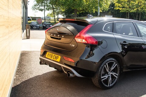 Volvo V40 T3 R-DESIGN PRO 8