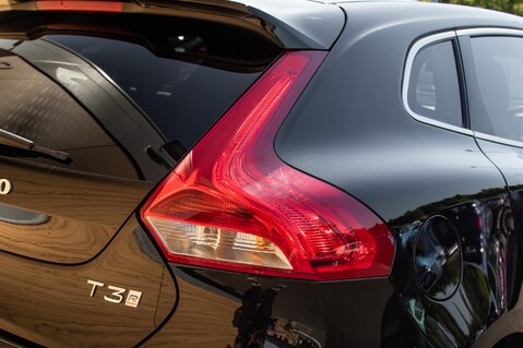 Volvo V40 T3 R-DESIGN PRO 9