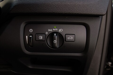 Volvo V40 T3 R-DESIGN PRO 16