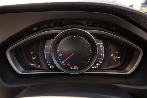 Volvo V40 T3 R-DESIGN PRO 15