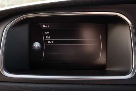 Volvo V40 T3 R-DESIGN PRO 27