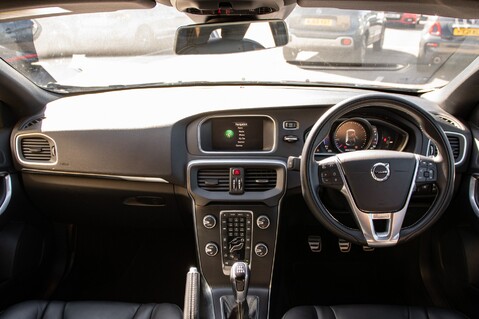 Volvo V40 T3 R-DESIGN PRO 3
