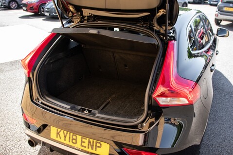 Volvo V40 T3 R-DESIGN PRO 34