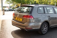 Volkswagen Golf SE NAVIGATION TSI BLUEMOTION TECHNOLOGY DSG 8