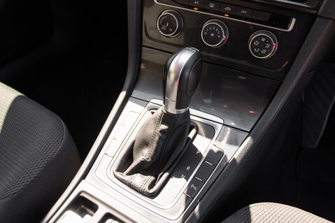 Volkswagen Golf SE NAVIGATION TSI BLUEMOTION TECHNOLOGY DSG 33