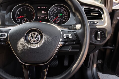 Volkswagen Golf SE NAVIGATION TSI BLUEMOTION TECHNOLOGY DSG 20