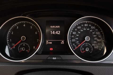 Volkswagen Golf SE NAVIGATION TSI BLUEMOTION TECHNOLOGY DSG 15