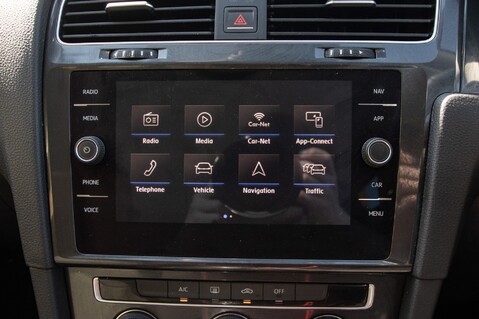 Volkswagen Golf SE NAVIGATION TSI BLUEMOTION TECHNOLOGY DSG 28