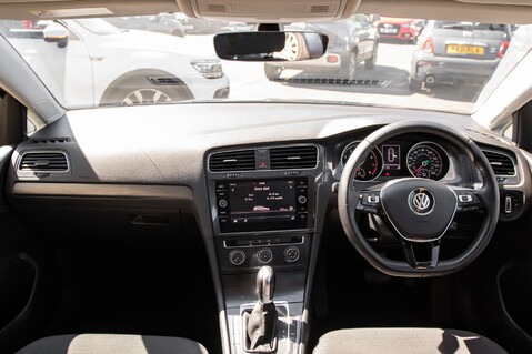 Volkswagen Golf SE NAVIGATION TSI BLUEMOTION TECHNOLOGY DSG 3