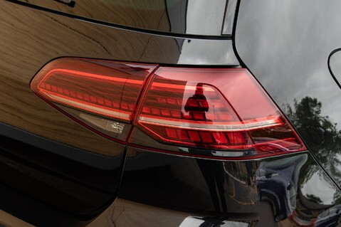 Volkswagen Golf GTE ADVANCE DSG 9
