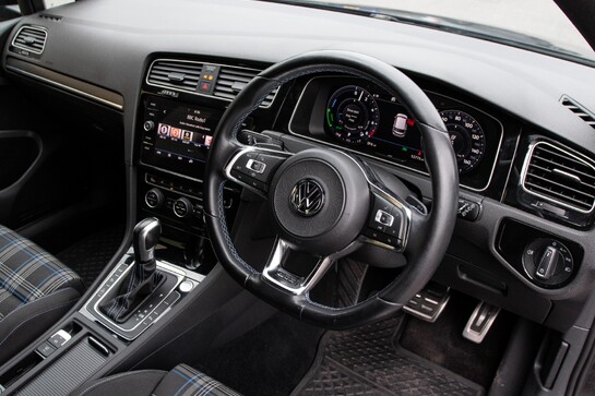 Volkswagen Golf GTE ADVANCE DSG