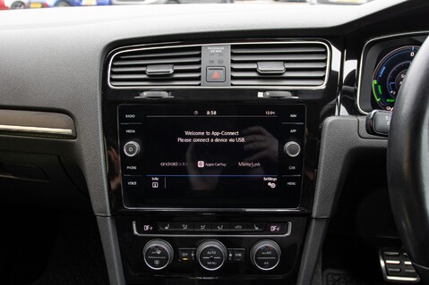 Volkswagen Golf GTE ADVANCE DSG 25