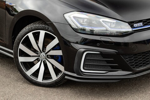 Volkswagen Golf GTE ADVANCE DSG 10