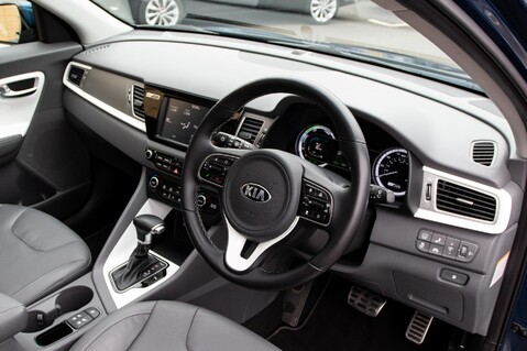 Kia Niro FIRST EDITION 4