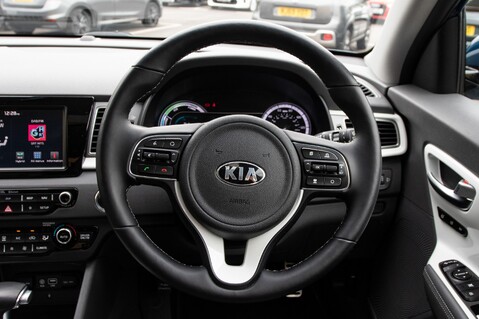 Kia Niro FIRST EDITION 22