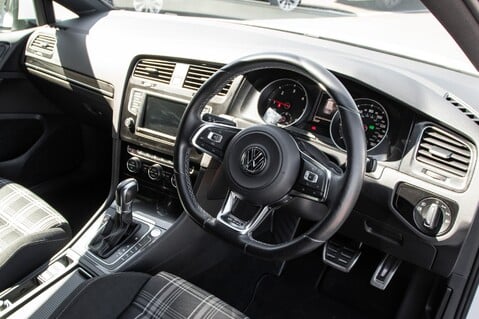 Volkswagen Golf GTD TDI DSG 4