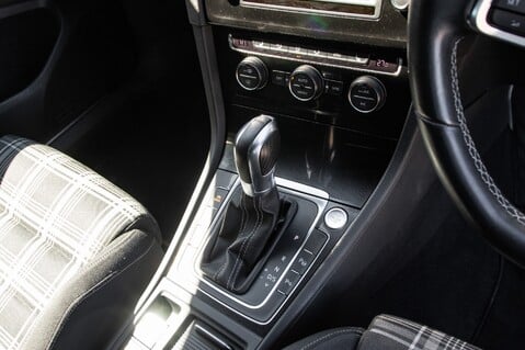 Volkswagen Golf GTD TDI DSG 29