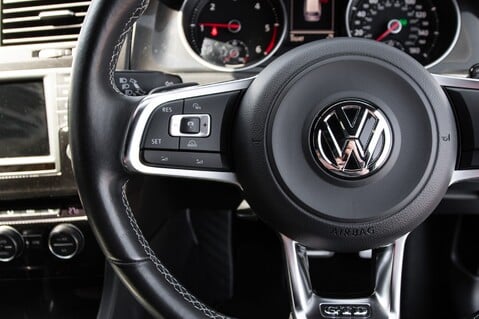 Volkswagen Golf GTD TDI DSG 19