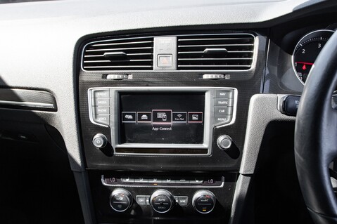 Volkswagen Golf GTD TDI DSG 26