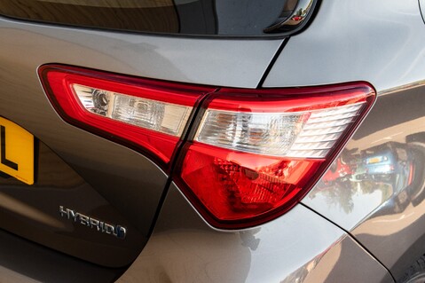 Toyota Yaris VVT-I ICON 9