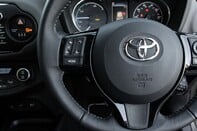 Toyota Yaris VVT-I ICON 18