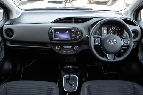 Toyota Yaris VVT-I ICON 3